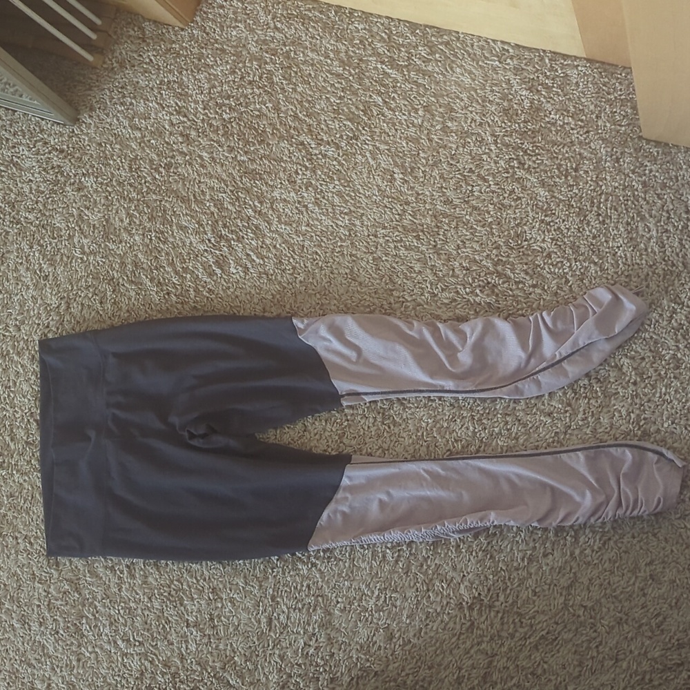 Fabletics gray and light pink/purple color block leggings